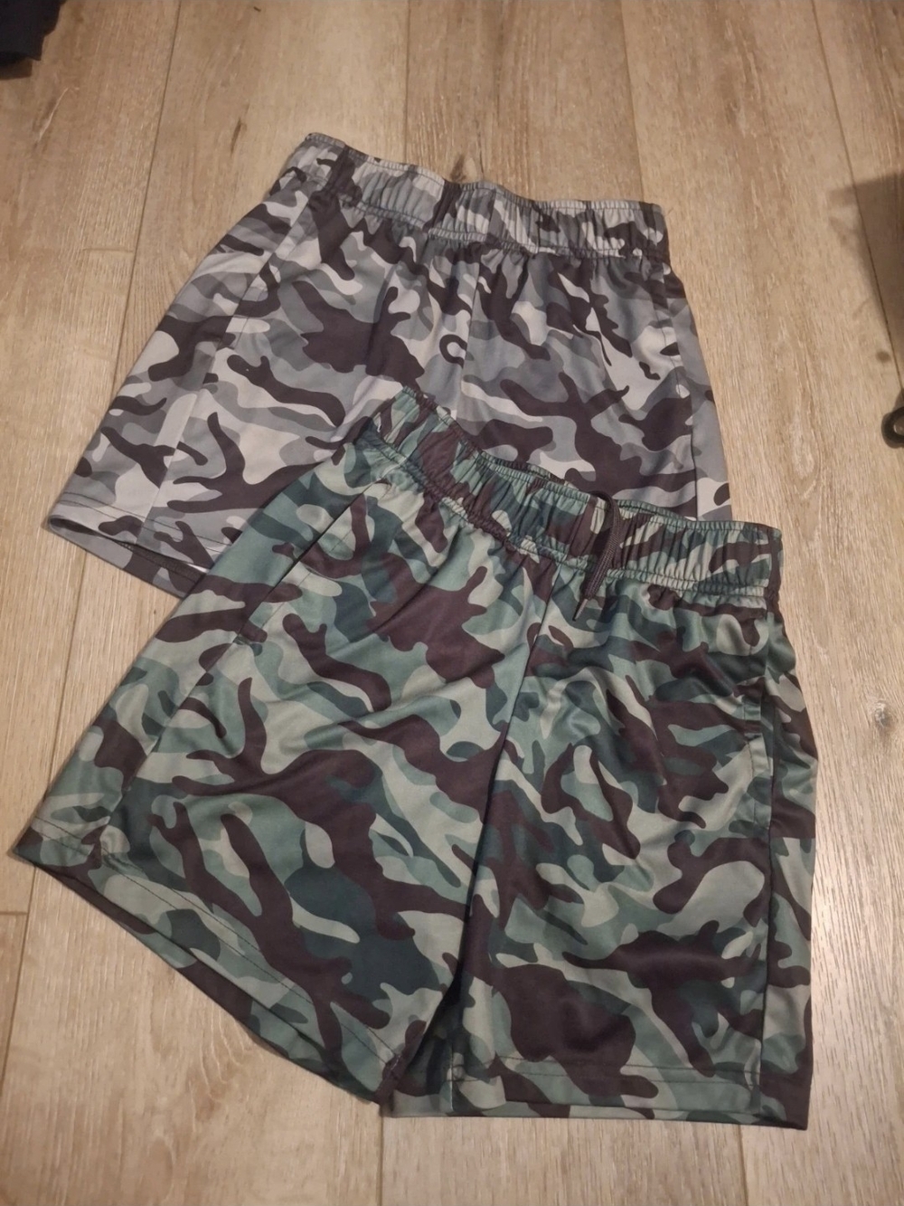 tek gear Men's Dual Camo Athletic Shorts in Green and Gray